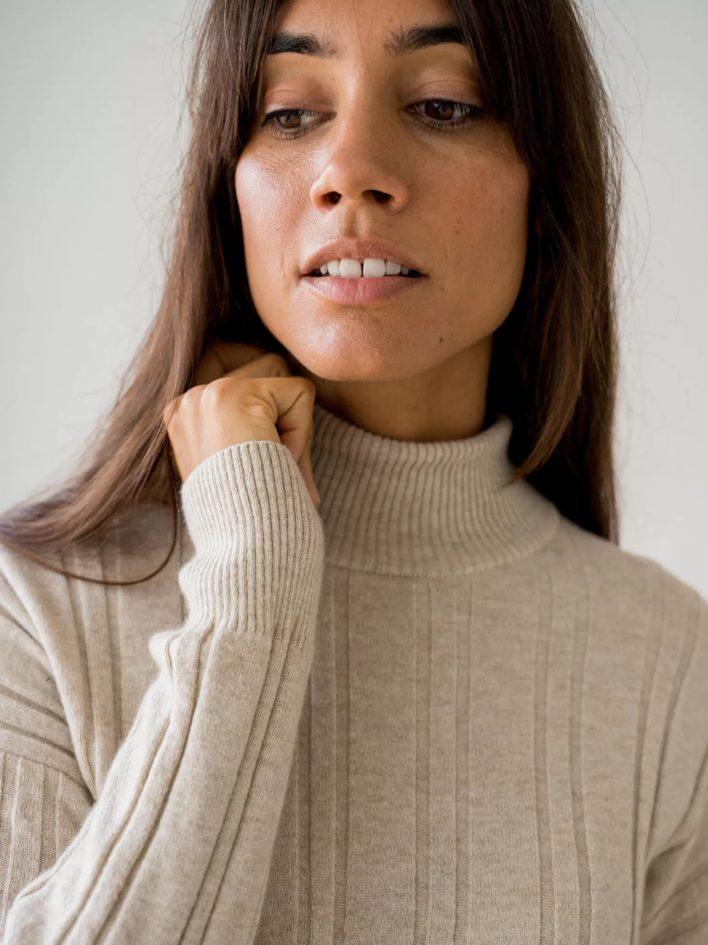 holtnatural_3.webp Flash Sale Twothirds Holt-Natural