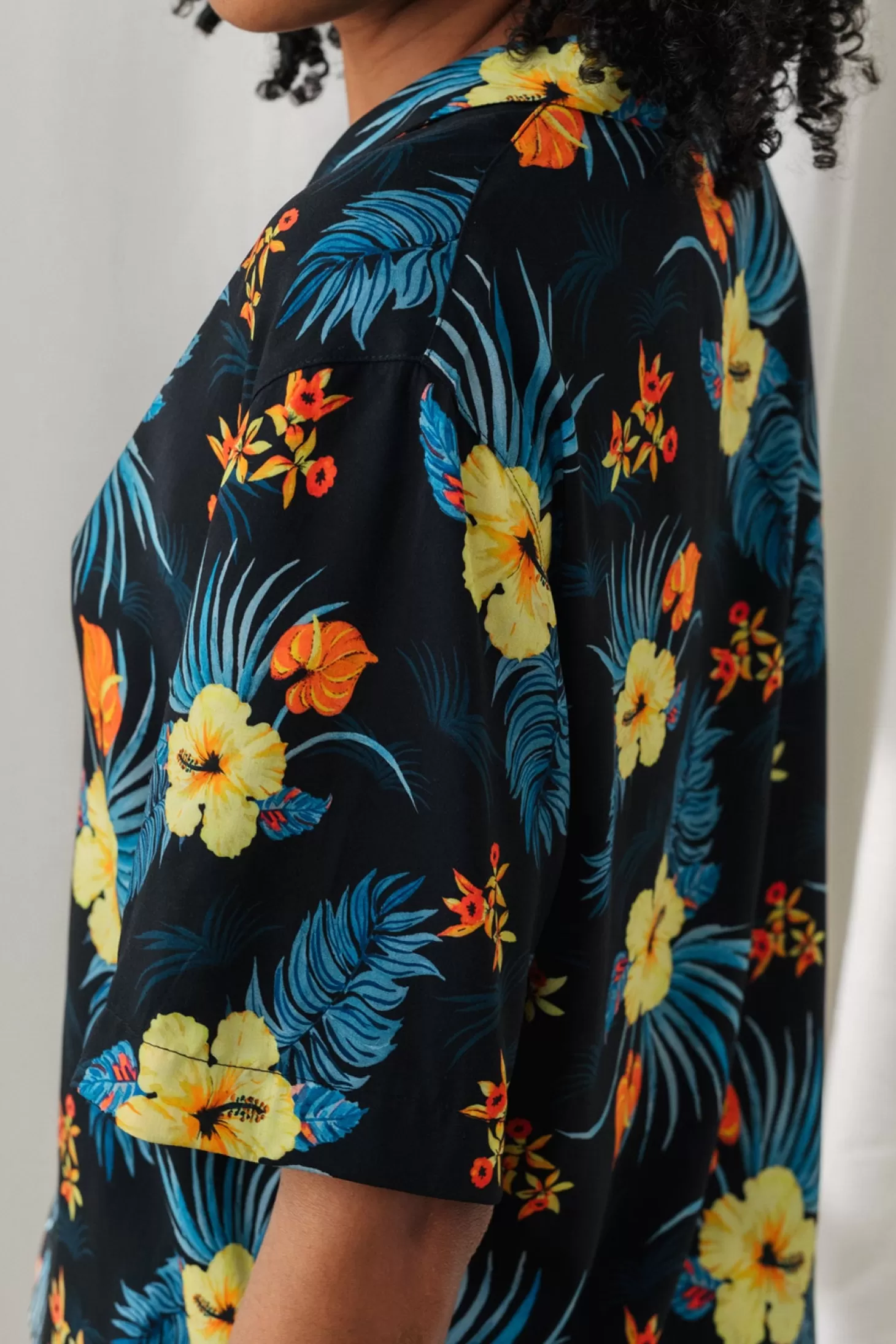 lintusalohibiscus_2.webp New Twothirds Lintusalo-Hibiscus